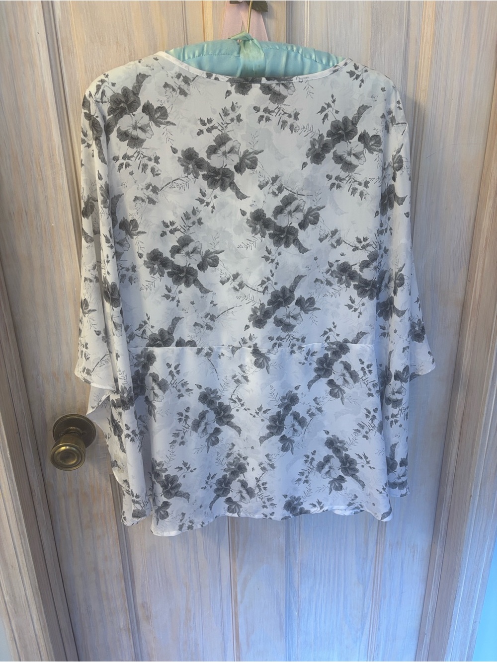 Women's Soft Floral Button-Front Tunic in White and Gray,bell sleeves, - Picture 5 of 9